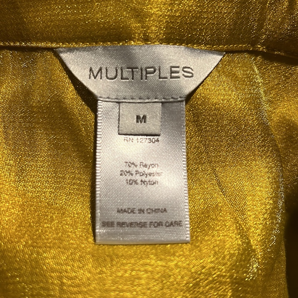 Multiple Solid Woven 3/4 Turn Up Cuff Sleeve Button Front High-Low Shimmer Top - Picture 4 of 4